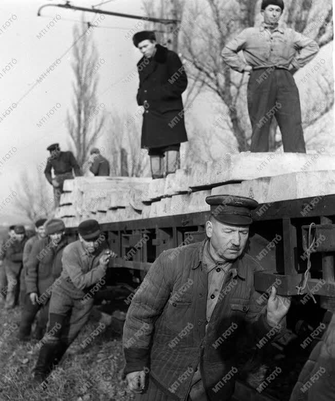 A szerző válogatása - Pályafenntartási munkák a HÉV vonalán