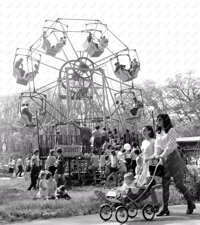 Életkép - Szórakozás - Megújult a szegedi vidámpark