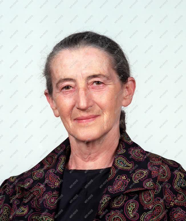 Személy - Merényi Zsuzsa