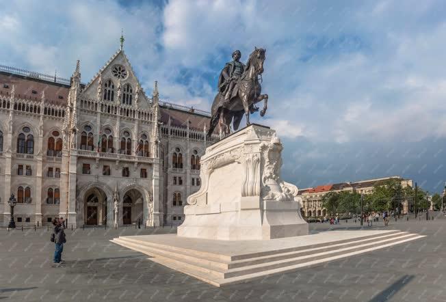 Műalkotás - Budapest -  Gróf Andrássy Gyula lovas szobra