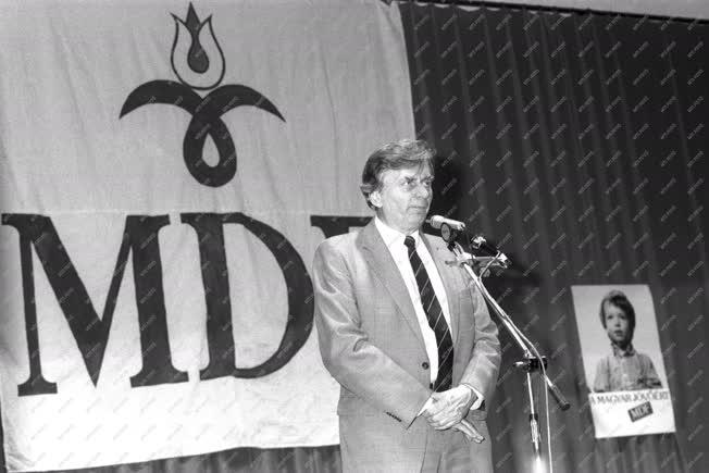 Választás - 1990. évi választások - MDF nagygyűlés