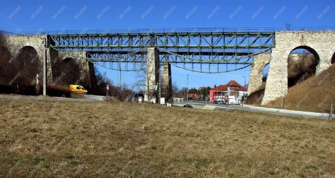 Közlekedési műemlék - Biatorbágy - Viadukt