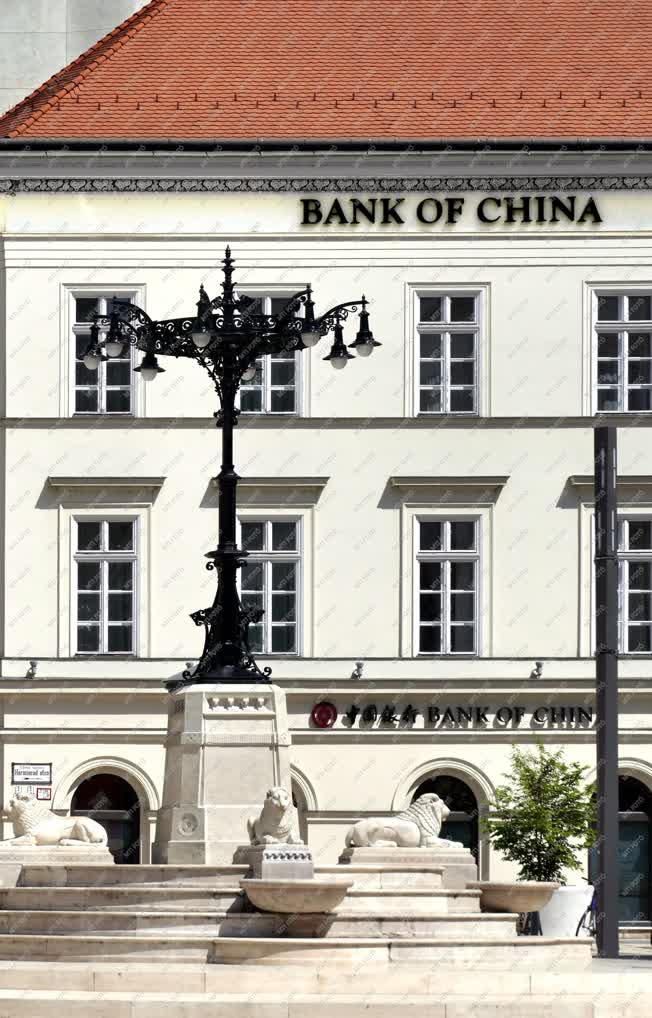 Pénzintézet - Bank of China Budapest székháza