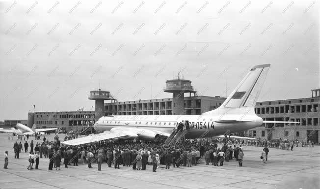 Gazdaság - Az új szovjet repülő Budapesten