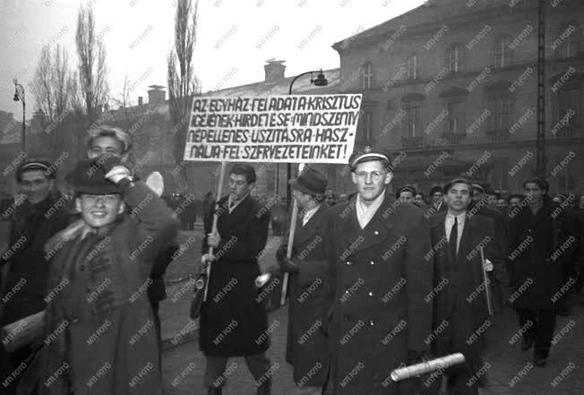 Belpolitika - Tüntetés Mindszenty hercegprímás ellen