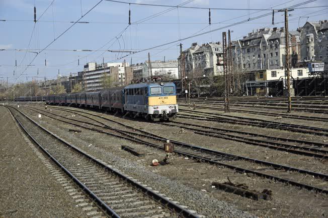 Közlekedés - Budapest - Nyugati pályaudvar