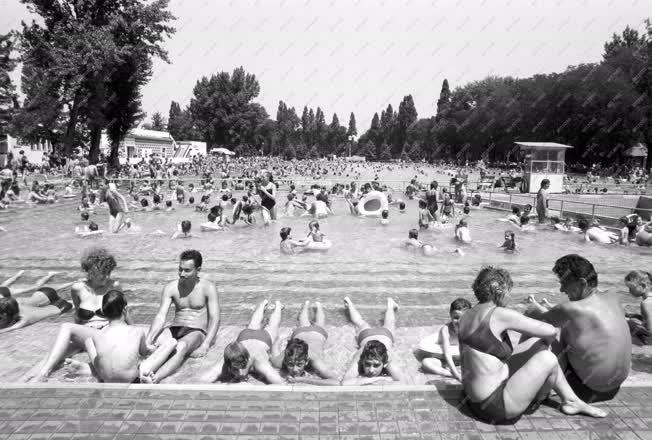 Szabadidő - Kánikulában a Palatinus strandon