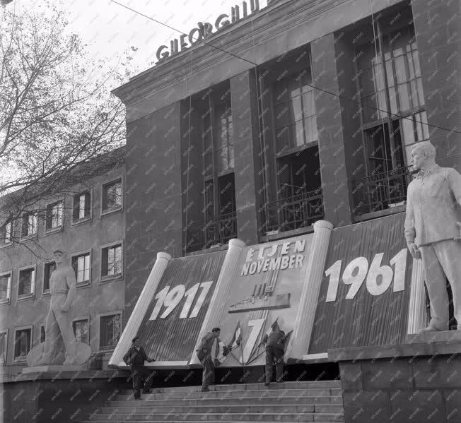 Ünnep - Dekoráció a november 7-i ünnepre