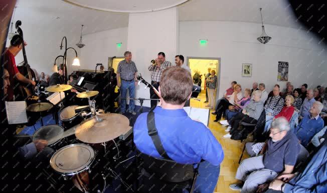 Zene - Budapest - Benkó Dixieland Band sajtótájékoztató