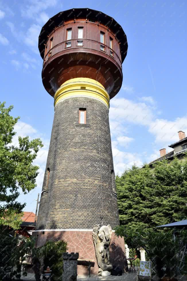 Idegenforgalom - Budapest - Water Tower Budapest 1097