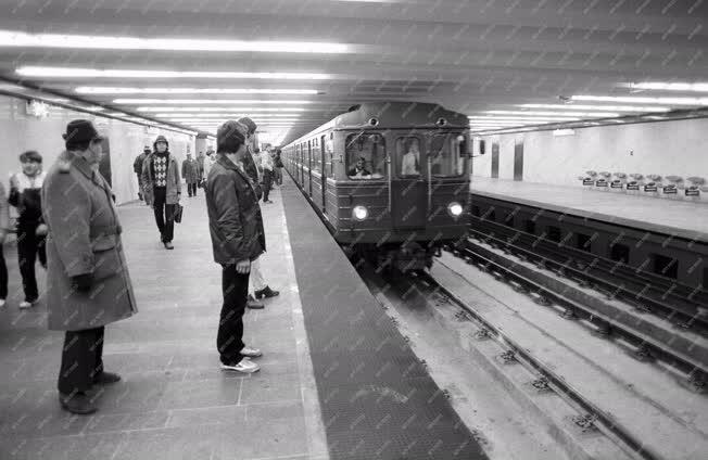 Tömegközlekedés - A 3-as metró új szakasza  