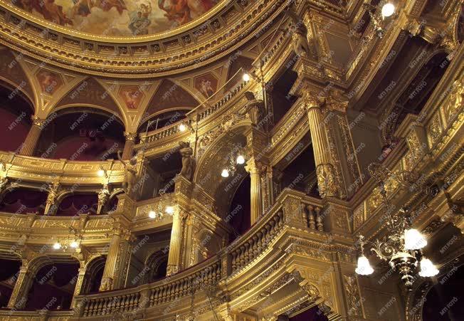 Épület - Budapest - Az Operaház színházterme
