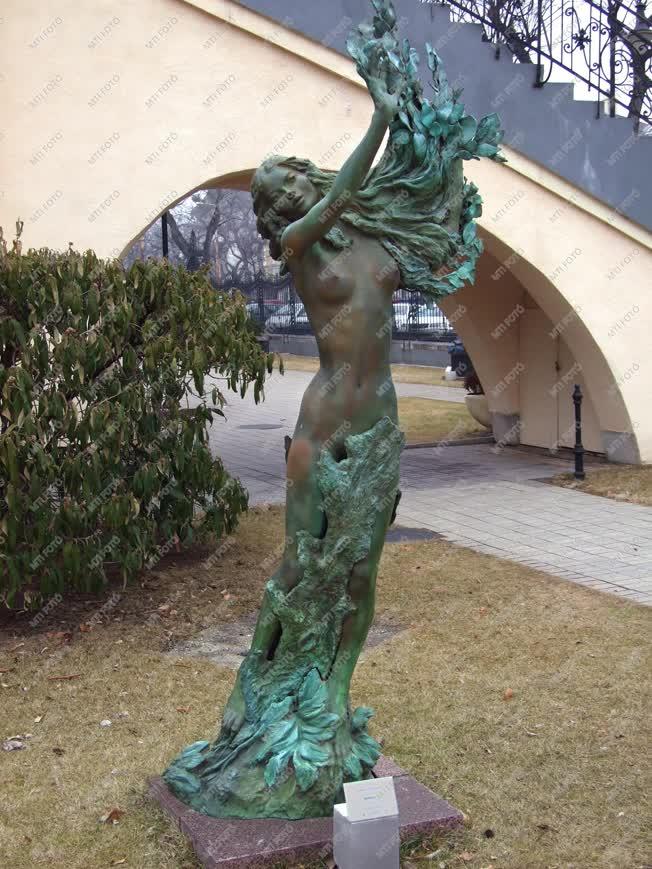 Műalkotás - Budapest - Nimfa szobor