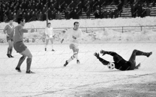 Sport - Labdarúgás - Ú. Dózsa-Diósgyőr