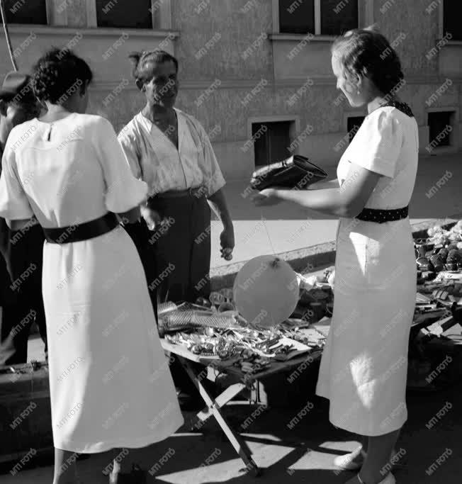 Kereskedelem - Budapesti bolhapiac az 1930-as években