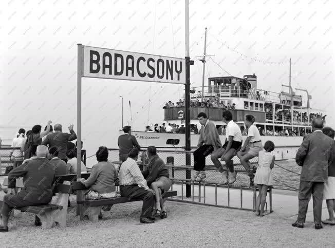 Kikötő - Badacsonyi hajóállomás