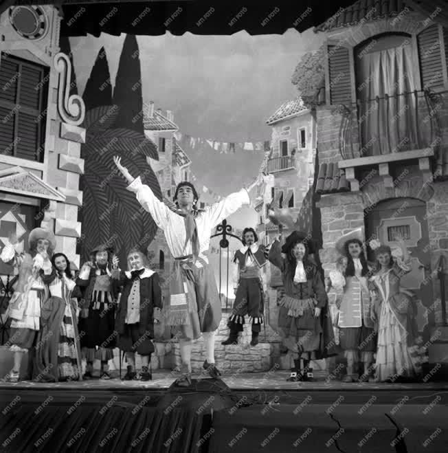 Szeleburdi - bemutató az Ifjúsági Színház Kamaraszínházában