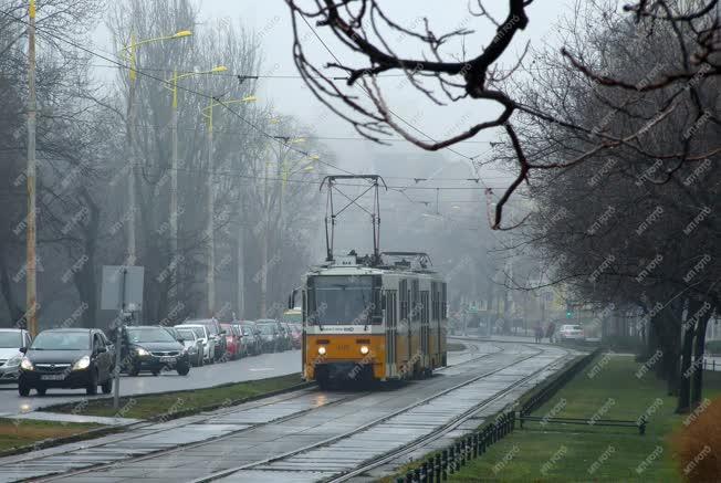 Közlekedés - Budapest - Az 56-os villamos a Krisztina körúton