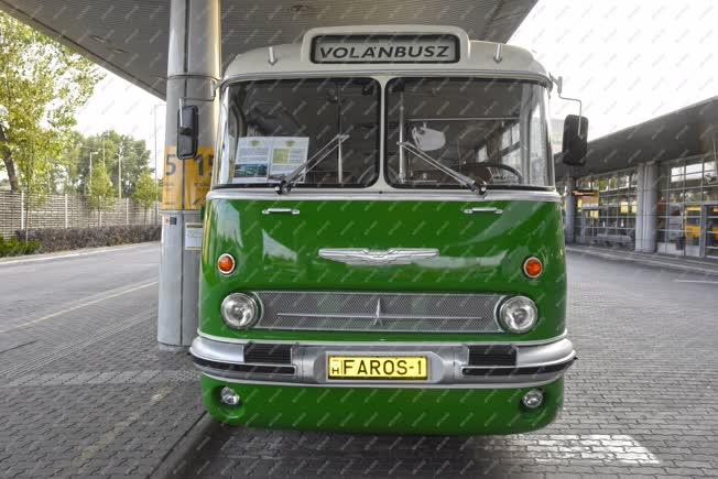 Veterán jármű - Budapest - Ikarus 55 Lux autóbusz