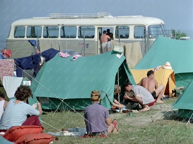 Életkép - Idegenforgalom - Fonyódligeti camping