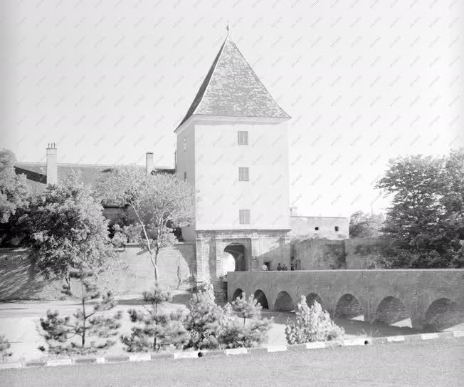 Városkép-életkép - A sárvári Nádasdy-vár 