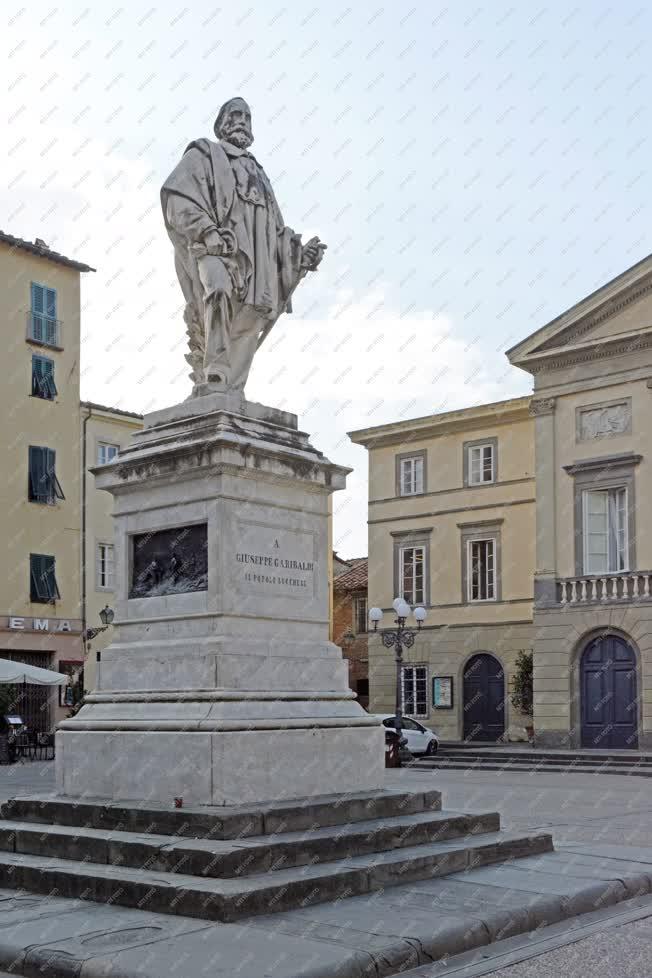 Műalkotás - Lucca - Giuseppe Garibaldi szobra