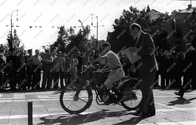 Ünnep - Szabad Nép Nap - TTC bemutató a Hősök terén