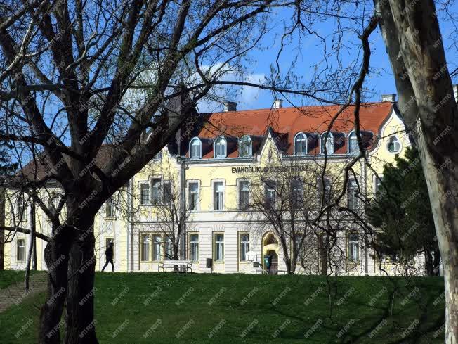 Egyházi épület - Győr - Evangélikus szeretetház