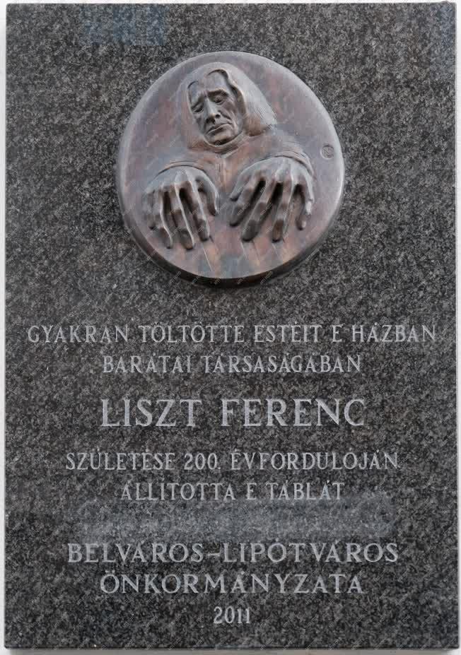 Kultúra - Budapest - Liszt Ferenc emléktábla a Hold utcában