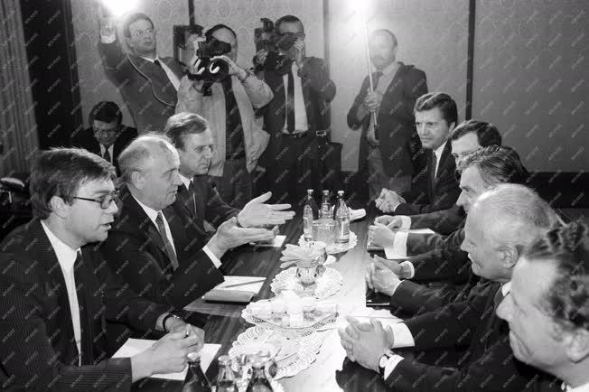 Külkapcsolat - A Varsói Szerződés tanácskozása Moszkvában
