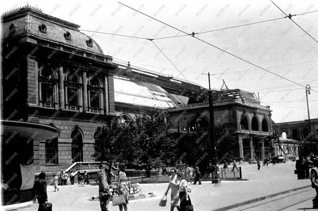 Városkép - A Keleti pályaudvarnál