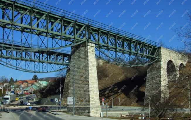 Közlekedési műemlék - Biatorbágy - Viadukt