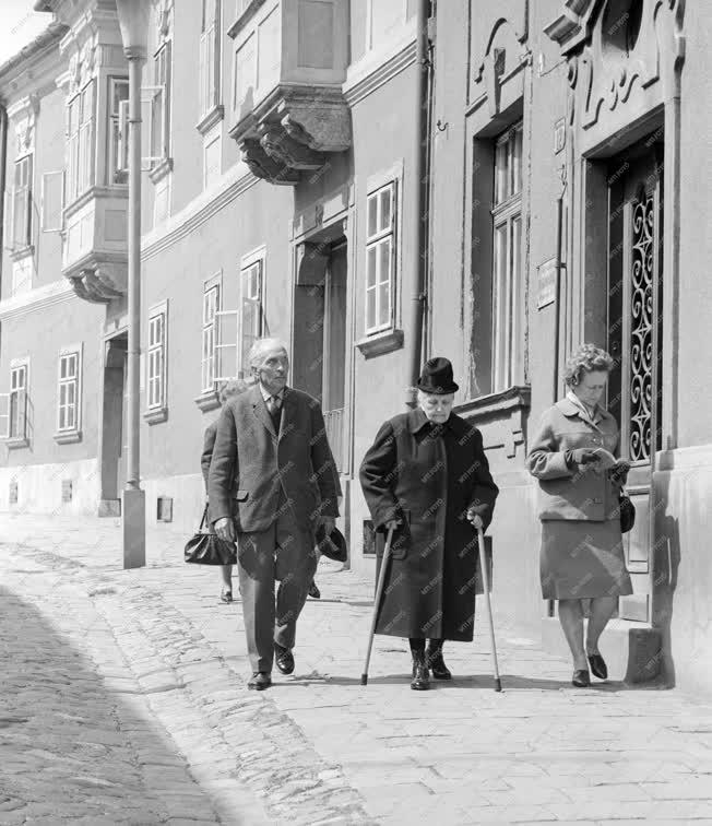 Városkép-életkép - A győri Káptalandomb