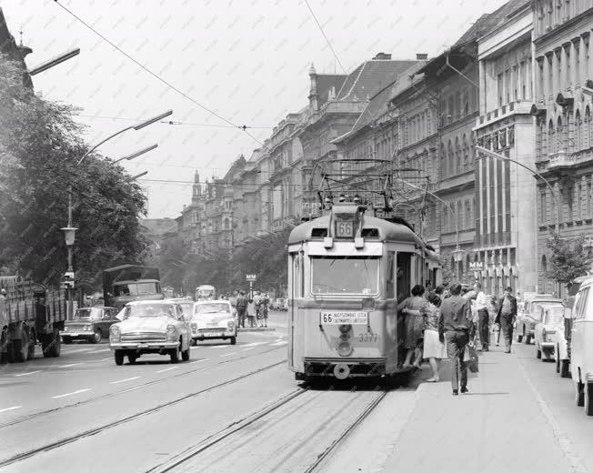 Városkép-életkép - A Lenin körút a Weselényi utcánál