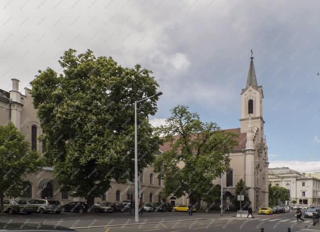 Városkép - Budapest - Budai kapucinus templom 