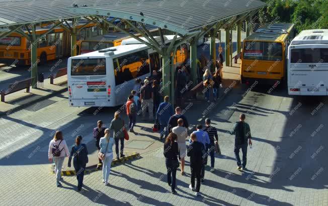Közlekedés - Budapest - Etele téri autóbusz pályaudvar