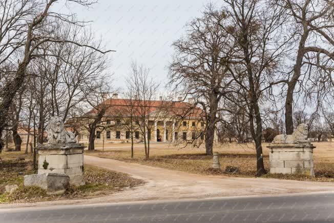 Műemlék - Lovasberény - Cziráky-kastély 