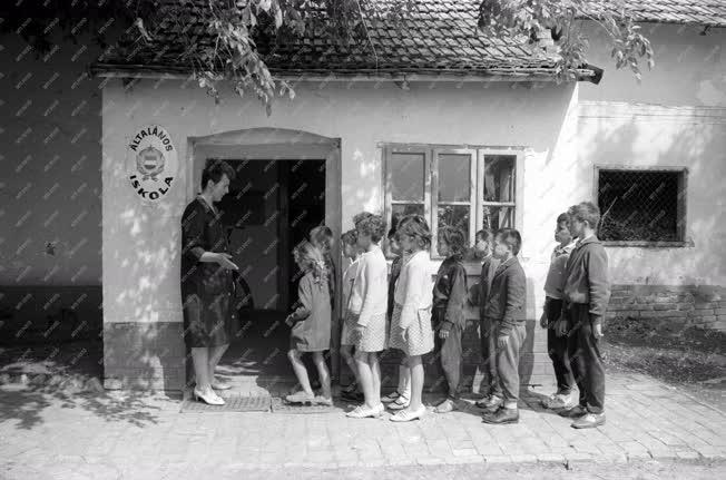Oktatás - Pedagógusnap előtt egy tanyasi iskolában