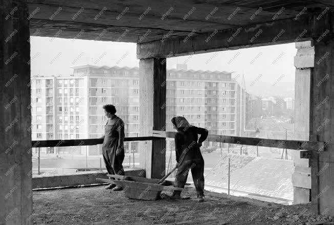 Építőipar - Épül a lágymányosi lakótelep