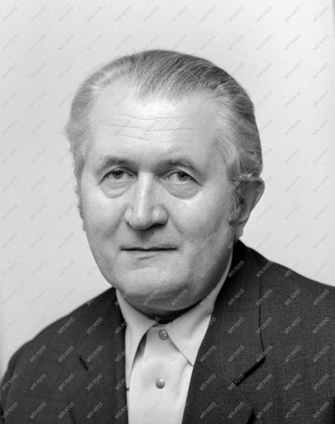1975-ös Kossuth-díjasok - Cseres Tibor