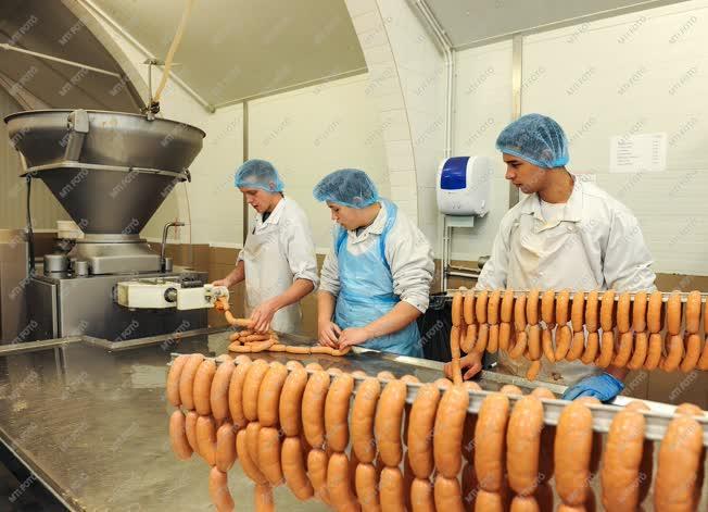 Élelmiszeripar - Debrecen - Húsipari termékek az év végi ünnepekre