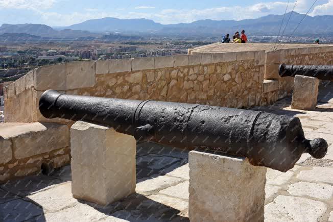 Turizmus - Alicante - Santa Barbara kastély