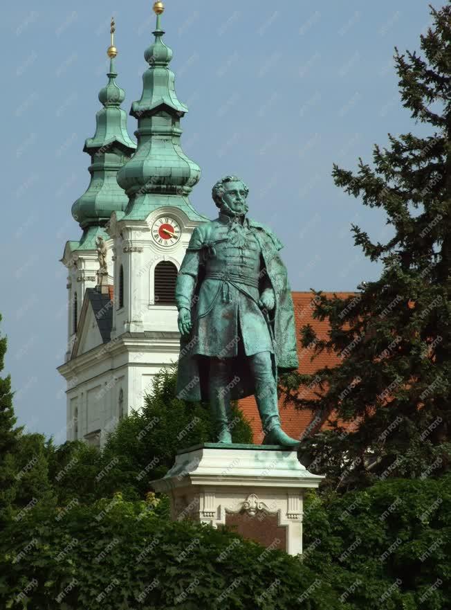 Sopron - Széchenyi István szobra 