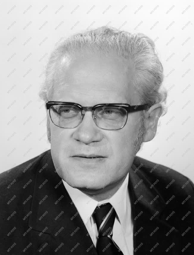 1975-ös Kossuth-díjasok - Erdélyi Miklós