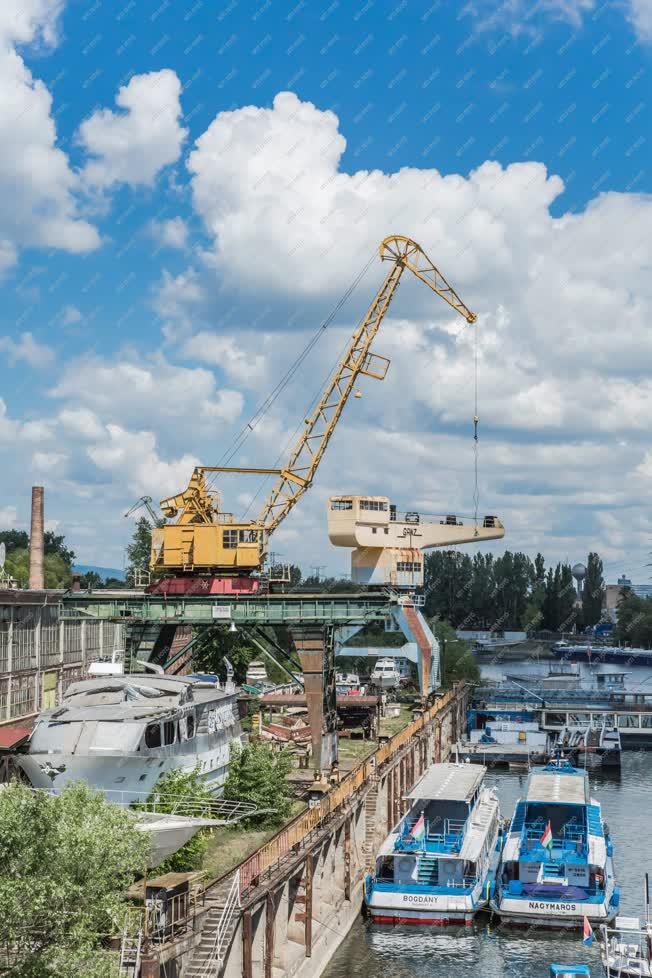 Gazdaság - Budapest - MAHART Újpesti Hajójavító üzem 