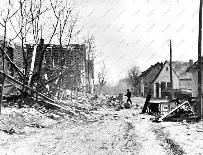 Történelem - II. világháború - Győr légitámadás után