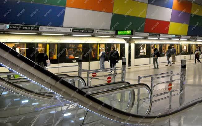 Közlekedés - Budapest - A négyes metró