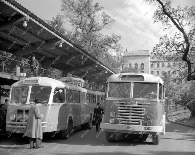 Közlekedés - Budapest - Engels tér