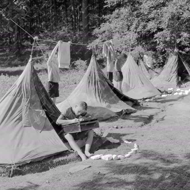 Úttörőtábor - A Rózsa Richárd úttörőcsapat nyári tábora