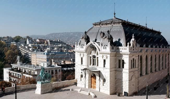 Városkép - Budapest - Királyi Lovarda épülete a Budai Várban